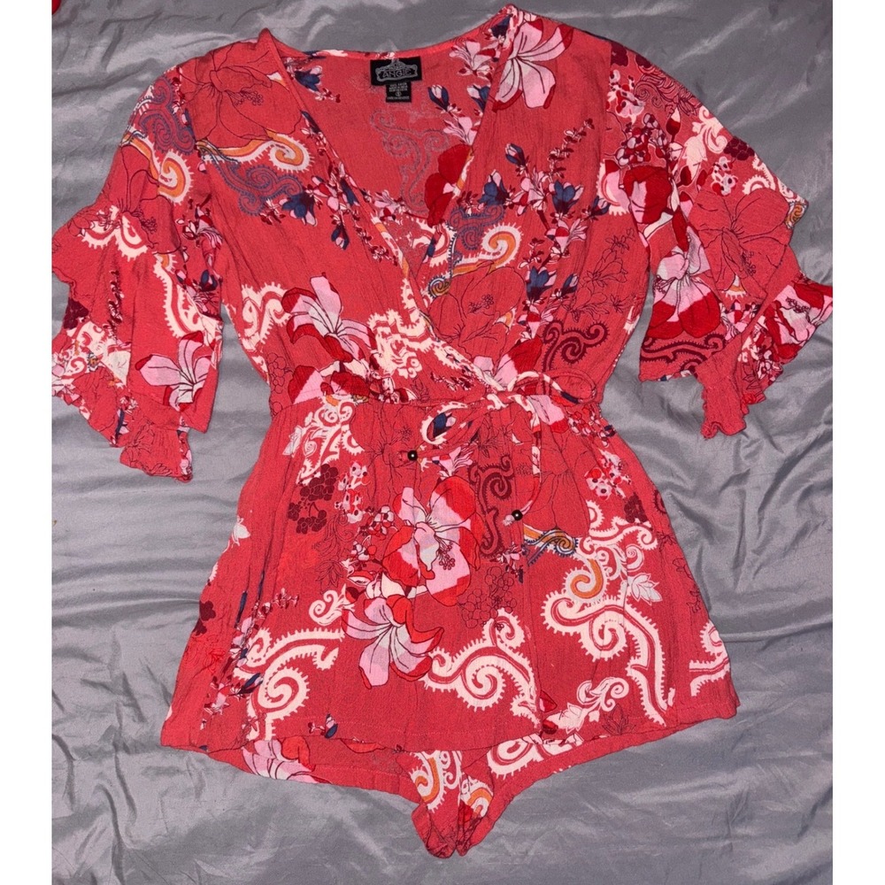 Angie Red Floral Print Ruffle Sleeves Tie Waist Wrap Romper, Small, Buckle BKE
